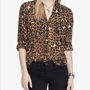 🦋Express Cotton Leopard Button Top, Large